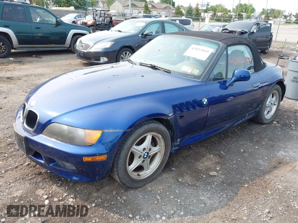 1996 BMW 3 Series Z3 1.9 z VIN 4USCH7327TLB72781, wystawiony jako IAAI lot #42422169 z przebiegiem Nie podano mil oraz . Historia ofert i sprzedaży dostępna na DreamBid. Obrazek 2.