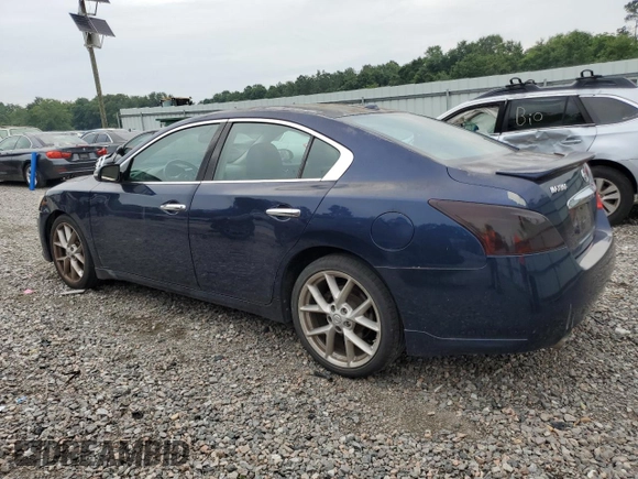 2010 Nissan Maxima SV z VIN 1N4AA5AP8AC805048, wystawiony jako Copart lot #58545115 z przebiegiem 230 707 mil mil oraz Czysty tytuł • Clean title. Historia ofert i sprzedaży dostępna na DreamBid. Obrazek 2.