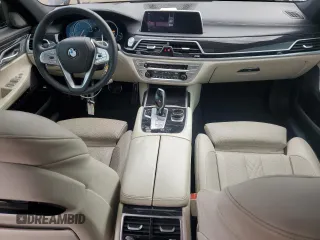 2019 BMW 7 Series 750i xDrive with VIN WBA7F2C58KB239624, listed as a Copart auction lot 53781025 with 87,894 mi miles and Salvage title. Bid and sale history available at DreamBid. Image 8.