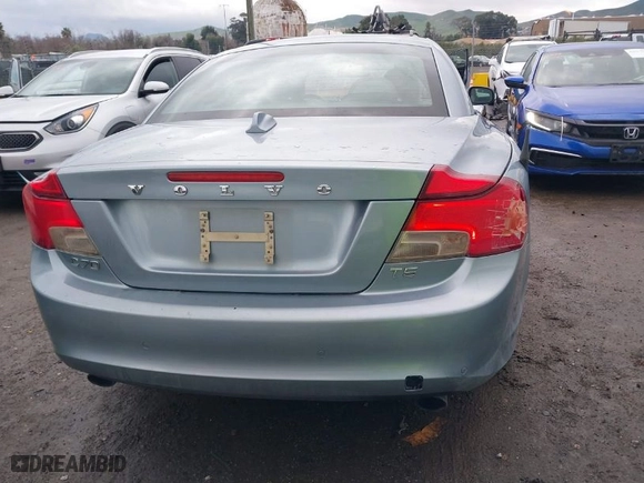 2011 Volvo C70 with VIN YV1672MC6BJ117644, listed as a IAAI auction lot 41504847 with 171,033 mi miles. Bid and sale history available at carsss.com. Image 16.