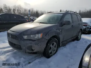 2010 Mitsubishi Outlander ES with VIN JA4AS2AW0AZ602045, listed as a Copart auction lot 87833475 with 300,575 mi miles and Clean Title. Bid and sale history available at carsss.com. Image 1.