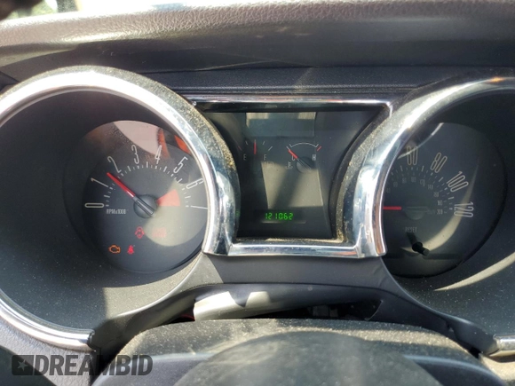 2005 Ford Mustang Deluxe с VIN 1ZVFT80N155198395, выставлен на аукционе Copart как лот 60481775 с пробегом 121 062 миль миль и Списание • Salvage title. История ставок и продаж доступна на DreamBid. Изображение 9.