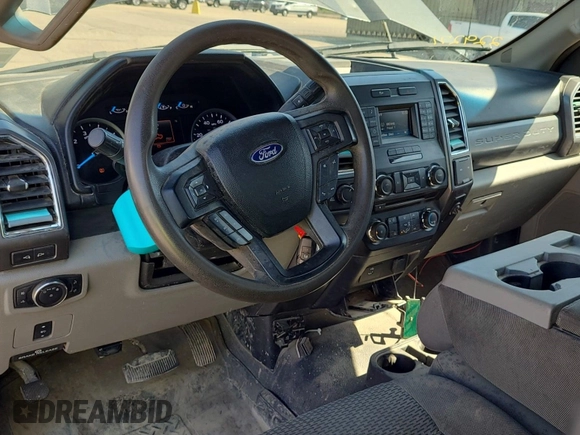 2017 Ford F-250 XLT with VIN 1FTBF2B61HEE65986, listed as a IAAI auction lot 42730673 with 60,739 mi miles and . Bid and sale history available at DreamBid. Image 10.