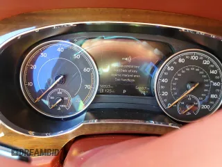 2018 Bentley Bentayga Signature z VIN SJAAC2ZV7JC019555, wystawiony jako Copart lot #88089665 z przebiegiem 50 323 mil mil oraz Szkody całkowita. Historia ofert i sprzedaży dostępna na DreamBid. Obrazek 9.