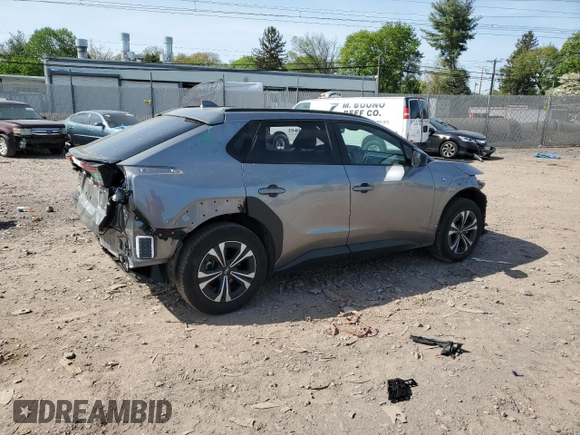 2024 Subaru Solterra Limited z VIN JTMABABA3RA048190, wystawiony jako Copart lot #54700725 z przebiegiem 7 837 mil mil oraz Szkoda całkowita • Salvage title. Historia ofert i sprzedaży dostępna na DreamBid. Obrazek 3.