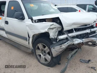 2003 Chevrolet Suburban LS with VIN 3GNEC16ZX3G320202, listed as a IAAI auction lot 41596078 with 287,841 mi miles. Bid and sale history available at carsss.com. Image 13.