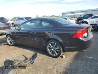 2013 Volvo C70 T5 with VIN YV1672MC0DJ141229, listed as a Copart auction lot 62493895 with 116,103 mi miles and Salvage title. Bid and sale history available at DreamBid. Image 2.