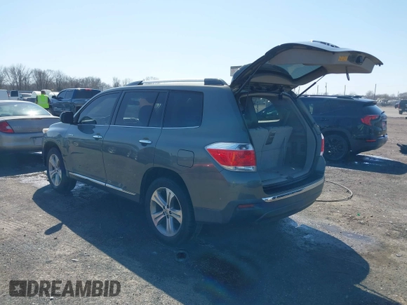 2011 Toyota Highlander Limited with VIN 5TDDK3EH6BS061624, listed as a IAAI auction lot 41772700 with 218,347 mi miles and . Bid and sale history available at DreamBid. Image 3.