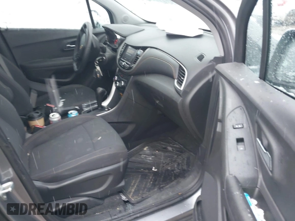 2020 Chevrolet Trax LS with VIN 3GNCJNSB0LL314882, listed as a IAAI auction lot 41234699 with 70,162 mi miles. Bid and sale history available at carsss.com. Image 5.