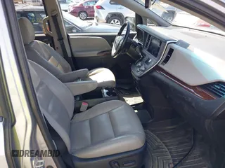 2016 Toyota Sienna Ltd with VIN 5TDDK3DCXGS137651, listed as a IAAI auction lot 42004497 with 116,274 mi miles. Bid and sale history available at carsss.com. Image 5.