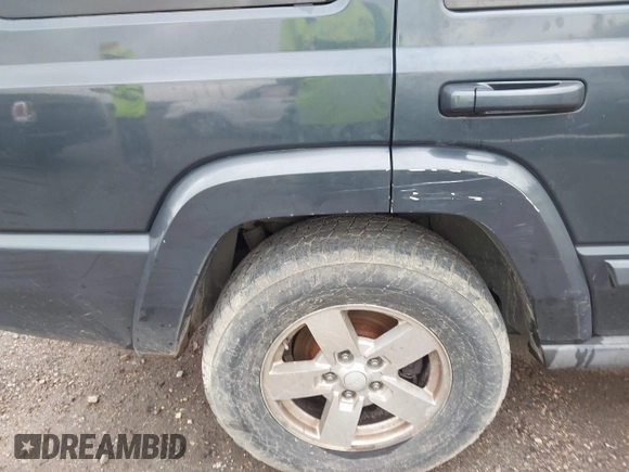 2007 Jeep Commander Sport с VIN 1J8HH48K27C501899, выставлен на аукционе IAAI как лот 42204806 с пробегом 154 919 миль миль и . История ставок и продаж доступна на DreamBid. Изображение 6.