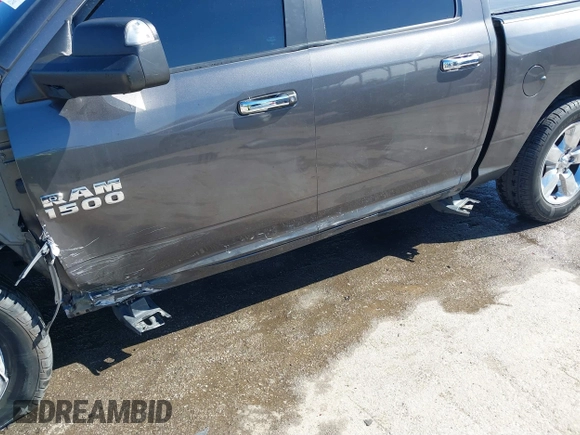 2017 Ram 1500 Big Horn z VIN 3C6RR7LT6HG522612, wystawiony jako IAAI lot #41761830 z przebiegiem 117 480 mil mil oraz . Historia ofert i sprzedaży dostępna na DreamBid. Obrazek 18.