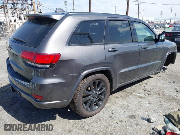 2018 Jeep Grand Cherokee Altitude with VIN 1C4RJEAGXJC437758, listed as a IAAI auction lot 41692624 with 62,433 mi miles. Bid and sale history available at carsss.com. Image 4.