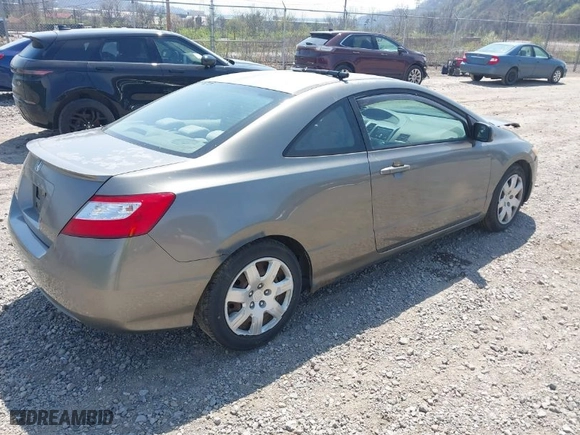 2007 Honda Civic Cpe LX with VIN 2HGFG12647H522215, listed as a IAAI auction lot 42080642 with 225,269 mi miles. Bid and sale history available at carsss.com. Image 4.