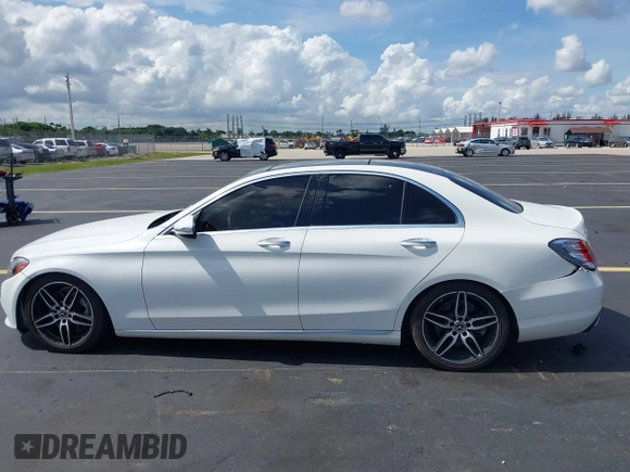 2016 Mercedes-Benz C 300 z VIN WDDWF4JB4GR172222, wystawiony jako IAAI lot #42562817 z przebiegiem 73 561 mil mil oraz . Historia ofert i sprzedaży dostępna na DreamBid. Obrazek 14.