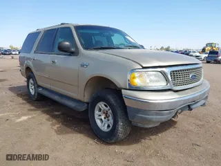 2000 Ford Expedition XLT with VIN 1FMPU16L2YLC17985, listed as a IAAI auction lot 41766646 with 213,735 mi miles. Bid and sale history available at carsss.com. Image 1.