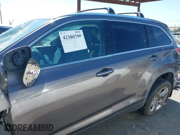 2015 Toyota Highlander Limited with VIN 5TDDKRFH2FS139999, listed as a IAAI auction lot 42380799 with 66,517 mi miles and . Bid and sale history available at DreamBid. Image 15.