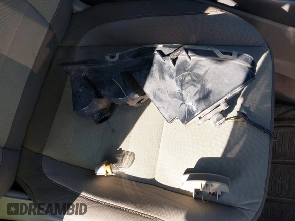 2014 Ford Escape SE with VIN 1FMCU0GX6EUA77052, listed as a IAAI auction lot 41344294 with 223,184 mi miles. Bid and sale history available at carsss.com. Image 12.