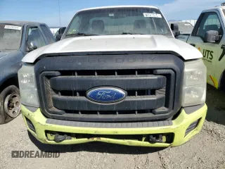 2011 Ford F-250 XL with VIN 1FDBF2A6XBEC36534, listed as a Copart auction lot 73256404 with 302,376 mi miles and Clean title. Bid and sale history available at DreamBid. Image 5.
