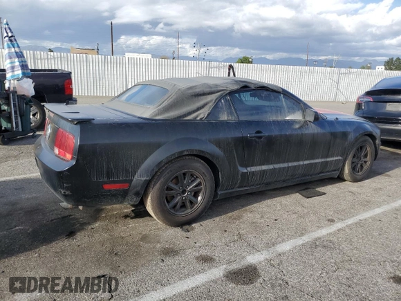 2008 Ford Mustang Deluxe z VIN 1ZVHT84N185177814, wystawiony jako Copart lot #51539775 z przebiegiem 147 380 mil mil oraz Czysty tytuł • Clean title. Historia ofert i sprzedaży dostępna na DreamBid. Obrazek 3.