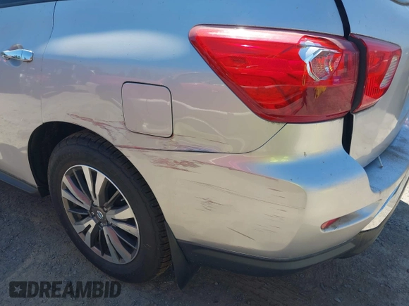 2017 Nissan Pathfinder SV z VIN 5N1DR2MN4HC671007, wystawiony jako IAAI lot #42730317 z przebiegiem 139 669 mil mil oraz . Historia ofert i sprzedaży dostępna na DreamBid. Obrazek 6.