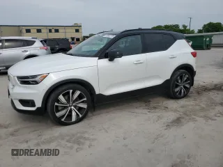 2021 Volvo XC40 with VIN YV4ED3UR8M2611762, listed as a Copart auction lot 53993175 with 70,428 mi miles and Clean Title. Bid and sale history available at carsss.com. Image 1.