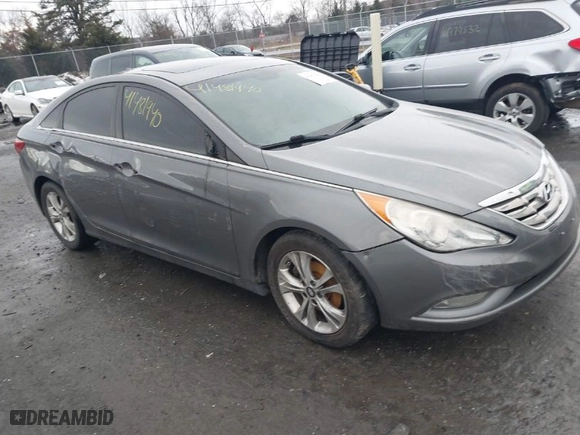 2013 Hyundai Sonata SE with VIN 5NPEC4AC6DH600768, listed as a IAAI auction lot 41481940 with 128,921 mi miles. Bid and sale history available at carsss.com. Image 1.
