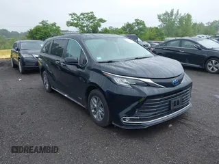 2021 Toyota Sienna XLE with VIN 5TDYSKFC4MS017574, listed as a IAAI auction lot 42465090 with 151,765 mi miles and . Bid and sale history available at DreamBid. Image 1.