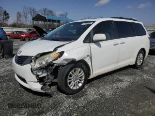 2013 Toyota Sienna XLE AAS with VIN 5TDYK3DC1DS295308, listed as a Copart auction lot 47419785 with 131,558 mi miles and Salvage Title. Bid and sale history available at carsss.com. Image 1.