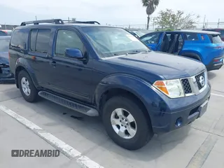 2007 Nissan Pathfinder S z VIN 5N1AR18U37C605352, wystawiony jako IAAI lot #42462501 z przebiegiem 172 985 mil mil oraz . Historia ofert i sprzedaży dostępna na DreamBid. Obrazek 1.