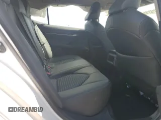 2022 Toyota Camry SE z VIN 4T1G11AK8NU709417, wystawiony jako Copart lot #57153185 z przebiegiem 20 314 mil mil oraz Szkoda całkowita • Salvage title. Historia ofert i sprzedaży dostępna na DreamBid. Obrazek 10.