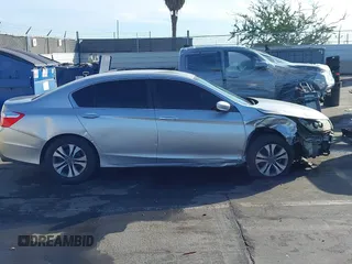 2013 Honda Accord LX z VIN 1HGCR2F32DA215252, wystawiony jako IAAI lot #41535742 z przebiegiem Nie podano mil oraz . Historia ofert i sprzedaży dostępna na DreamBid. Obrazek 11.