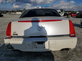 2009 Cadillac DTS 1SA z VIN 1G6KD57Y49U110046, wystawiony jako Copart lot #46638285 z przebiegiem 188 683 mil mil oraz Nie do naprawy • Non repairable. Historia ofert i sprzedaży dostępna na DreamBid. Obrazek 6.