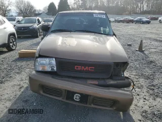 2003 GMC Sonoma SLS with VIN 1GTCS19X538182443, listed as a Copart auction lot 84875374 with 0 mi miles and Salvage Title. Bid and sale history available at carsss.com. Image 5.