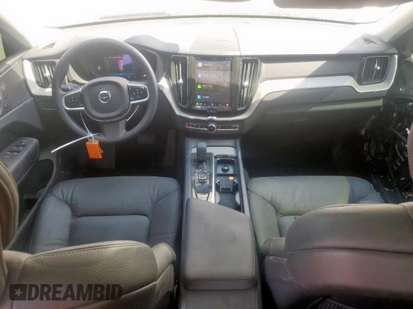 2025 Volvo XC60 Plus z VIN YV4M12RC9S1116363, wystawiony jako Copart lot #57709755 z przebiegiem 9 523 mil mil oraz Czysty tytuł • Clean title. Historia ofert i sprzedaży dostępna na DreamBid. Obrazek 8.