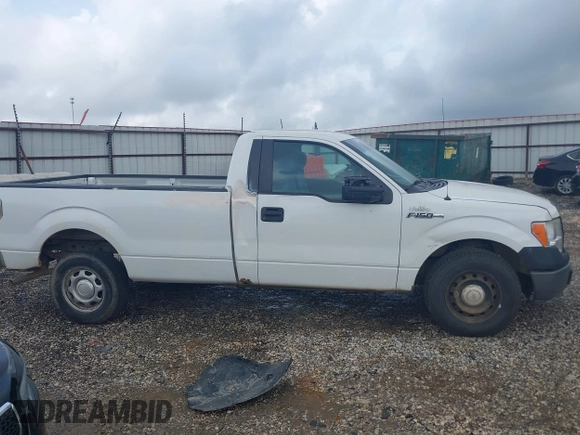 2013 Ford F-150 XL z VIN 1FTMF1CMXDKG28081, wystawiony jako IAAI lot #42404005 z przebiegiem 287 414 mil mil oraz . Historia ofert i sprzedaży dostępna na DreamBid. Obrazek 13.