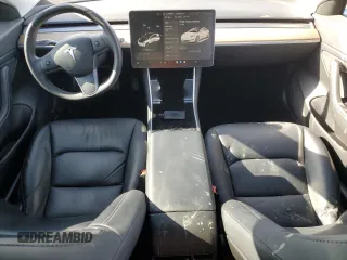 2020 Tesla Model 3 Standard Range Plus z VIN 5YJ3E1EA9LF718478, wystawiony jako Copart lot #52707145 z przebiegiem 111 068 mil mil oraz Szkoda całkowita • Salvage title. Historia ofert i sprzedaży dostępna na DreamBid. Obrazek 8.