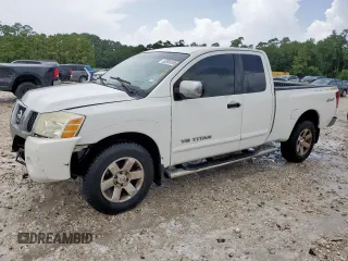 2005 Nissan Titan SE z VIN 1N6BA06B55N550333, wystawiony jako Copart lot #62938185 z przebiegiem 255 975 mil mil oraz Szkoda całkowita • Salvage title. Historia ofert i sprzedaży dostępna na DreamBid. Obrazek 1.