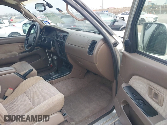 1999 Toyota 4Runner SR5 z VIN JT3GN86R1X0123115, wystawiony jako IAAI lot #41505478 z przebiegiem 173 141 mil mil oraz . Historia ofert i sprzedaży dostępna na DreamBid. Obrazek 5.