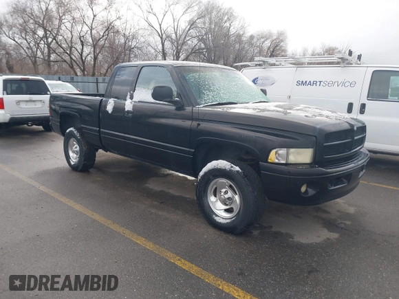 1999 Dodge 1500 with VIN 3B7HF13Z4XM579695, listed as a IAAI auction lot 41795036 with 117,785 mi miles and . Bid and sale history available at DreamBid. Image 1.