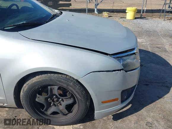 2011 Ford Fusion SE with VIN 3FAHP0HA8BR210821, listed as a IAAI auction lot 41418666 with 205,977 mi miles. Bid and sale history available at carsss.com. Image 13.