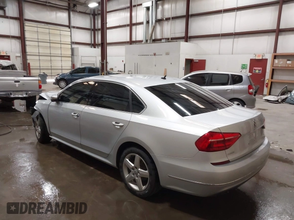 2016 Volkswagen Passat S z VIN 1VWAS7A30GC013577, wystawiony jako IAAI lot #42231654 z przebiegiem 84 918 mil mil oraz . Historia ofert i sprzedaży dostępna na DreamBid. Obrazek 3.