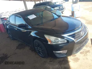 2015 Nissan Altima SV with VIN 1N4AL3AP0FC234015, listed as a IAAI auction lot 42020281 with 247,865 mi miles and . Bid and sale history available at carsss.com. Image 1.