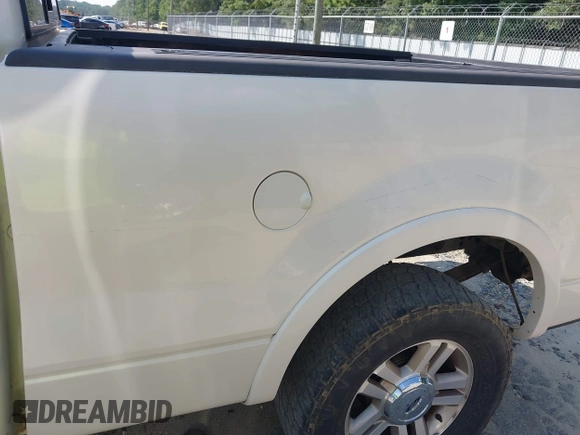 2007 Ford F-150 XLT z VIN 1FTPW14V97FA04872, wystawiony jako IAAI lot #42699936 z przebiegiem 143 060 mil mil oraz . Historia ofert i sprzedaży dostępna na DreamBid. Obrazek 17.