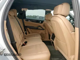 2019 Porsche Cayenne z VIN WP1AA2AY7KDA10147, wystawiony jako Copart lot #57171955 z przebiegiem 45 446 mil mil oraz Czysty tytuł • Clean title. Historia ofert i sprzedaży dostępna na DreamBid. Obrazek 11.