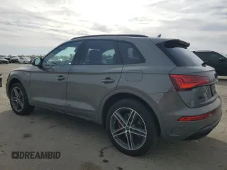 2024 Audi Q5 S line Premium Plus z VIN WA1E2AFY3R2073149, wystawiony jako Copart lot #47267295 z przebiegiem 18 203 mil mil oraz Szkoda całkowita • Salvage title. Historia ofert i sprzedaży dostępna na DreamBid. Obrazek 2.