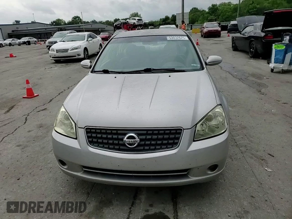 2005 Nissan Altima 2.5 z VIN 1N4AL11E05C272765, wystawiony jako Copart lot #53032625 z przebiegiem 31 584 mil mil oraz Czysty tytuł • Clean title. Historia ofert i sprzedaży dostępna na DreamBid. Obrazek 13.