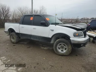 2002 Ford F-150 XLT with VIN 1FTRW08LX2KC11914, listed as a Copart auction lot 85238104 with 0 mi miles and Salvage Title. Bid and sale history available at carsss.com. Image 4.