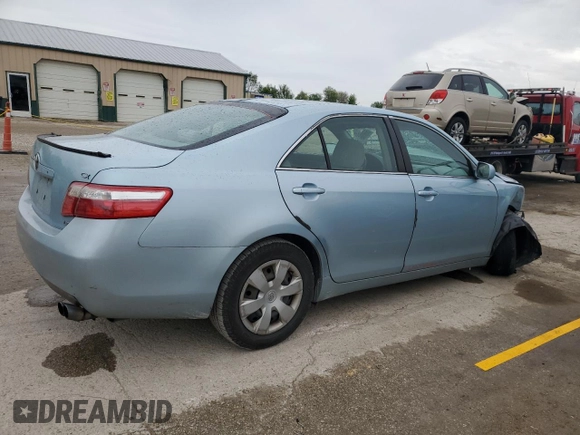 2008 Toyota Camry LE z VIN 4T4BE46KX8R038125, wystawiony jako Copart lot #56580565 z przebiegiem 203 677 mil mil oraz Szkoda całkowita • Salvage title. Historia ofert i sprzedaży dostępna na DreamBid. Obrazek 3.