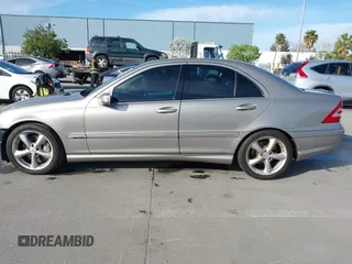 2005 Mercedes-Benz C 230 Kompressor with VIN WDBRF40J25A774109, listed as a IAAI auction lot 42010040 with 39,511 mi miles and . Bid and sale history available at DreamBid. Image 15.